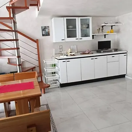 Casa Vacanza Raggio Di Sole Giovinazzo Exterior photo